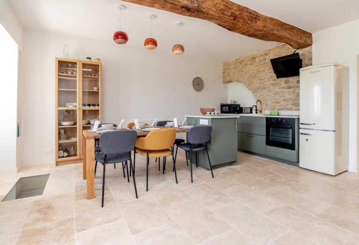 Maison Nichee Au Coeur Des Vignes Proche De Givry Holiday home *
